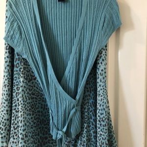 Short sleeve sweater and skirt